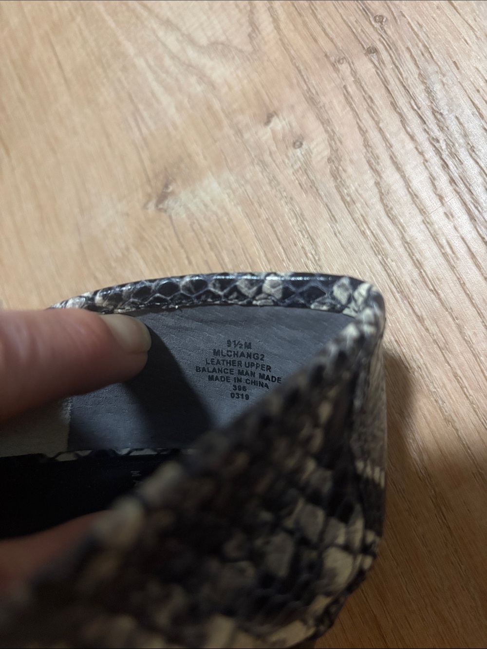 NWOT Marc Fisher LTD Chang snake-print loafers Shoes 9 1/2 - Picture 3 of 5